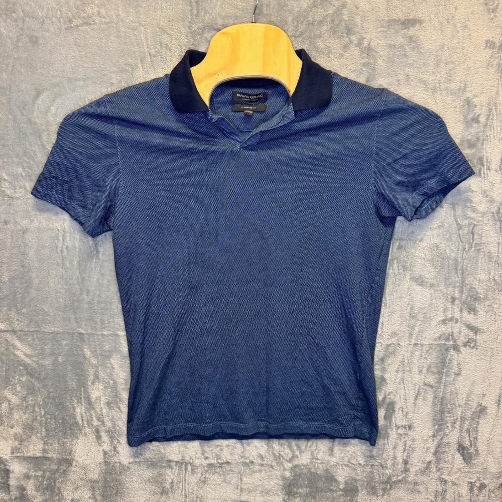 2329 | Banana Republic Luxury Touch Cotton Micro-Pattern Polo Blue Mens Small